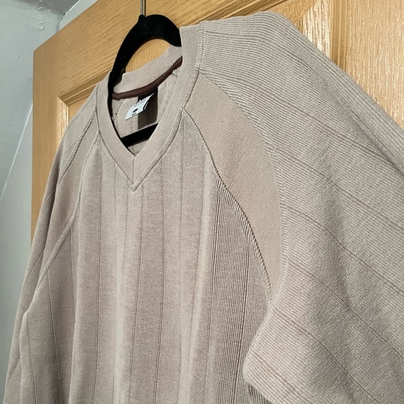Men’s Columbia XCO Tan Sweater - Picture 4 of 10